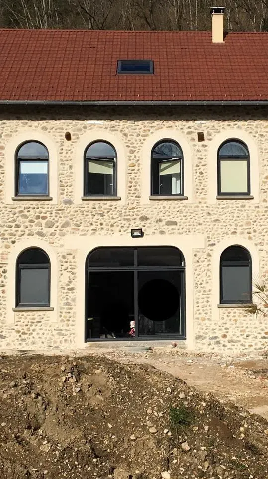 Ravalement de façades à Rives